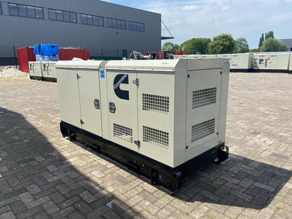 Notstromaggregat des Typs Cummins 4BTA3.9-G11 - 88 kVA Generator - DPX-19834, Neumaschine in Oudenbosch (Bild 3)