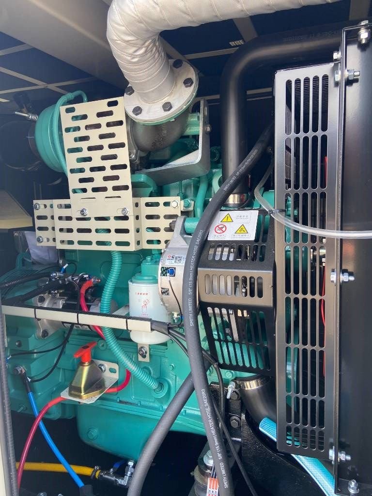 Notstromaggregat del tipo Cummins 4BTA3.9-G2 - 66 kVA Generator - DPX-19833, Neumaschine en Oudenbosch (Imagen 9)