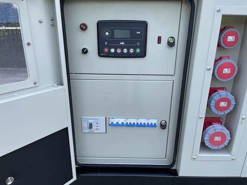 Notstromaggregat типа Cummins 55 kVA, Gebrauchtmaschine в Waregem (Фотография 5)