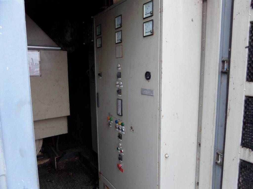 Notstromaggregat du type Cummins 550KVA, Gebrauchtmaschine en Rucphen (Photo 3)