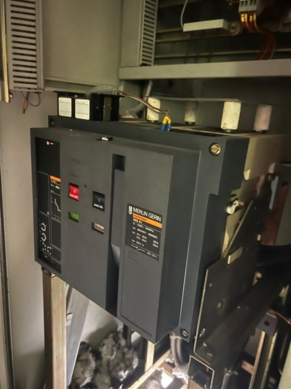 Notstromaggregat del tipo Cummins KTA 38 G1 Leroy Somer 1500 kVA Silent generatorset in 40 ft cont, Gebrauchtmaschine en VEEN (Imagen 11)