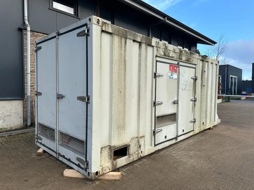 Notstromaggregat du type Cummins KTA 38 G2 Leroy Somer 1000 kVA Silent generatorset in container, Gebrauchtmaschine en VEEN (Photo 10)