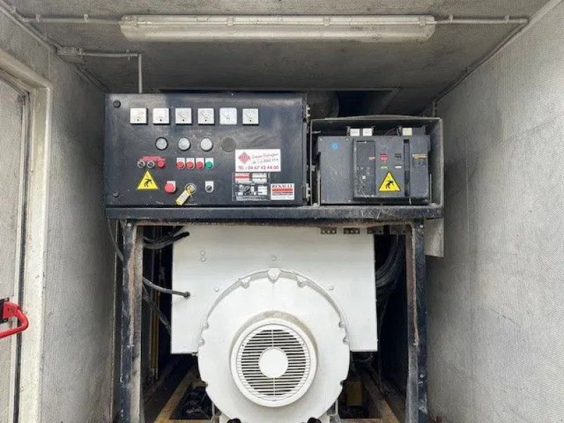 Notstromaggregat tip Cummins KTA 38 G5 Leroy Somer 1000 kVA Silent generatorset in container, Gebrauchtmaschine in VEEN (Poză 4)