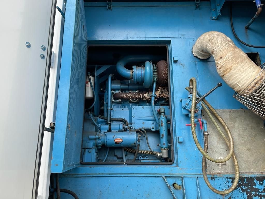 Notstromaggregat des Typs Cummins KTTA 19 G Leroy Somer 450 kVA Supersilent Mobiele generatorset o, Gebrauchtmaschine in VEEN (Bild 2)