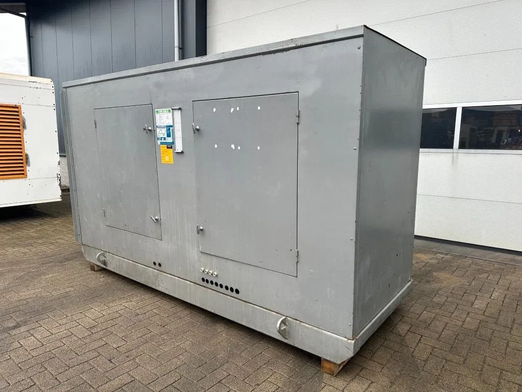 Notstromaggregat Türe ait Cummins NT 855 G4 Leroy Somer 230 kVA Silent generatorset ex Emergency 3, Gebrauchtmaschine içinde VEEN (resim 2)