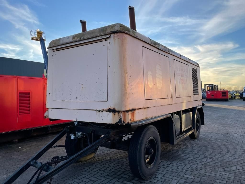 Notstromaggregat van het type Deutz F12M 716 Bredenoord AEG 250 kVA Silent generatorset op aanhanger, Gebrauchtmaschine in VEEN (Foto 4)