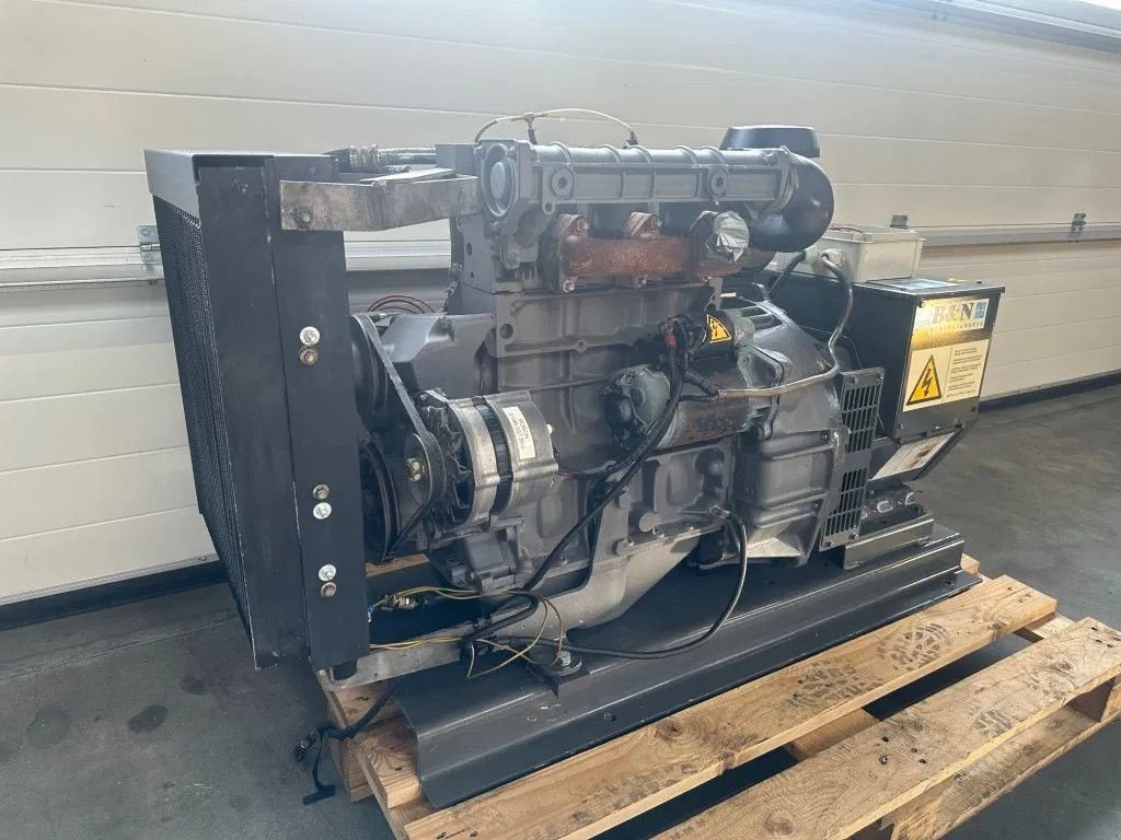 Notstromaggregat des Typs Deutz F3M 1011 F Stamford 20 kVA generatorset, Gebrauchtmaschine in VEEN (Bild 11)