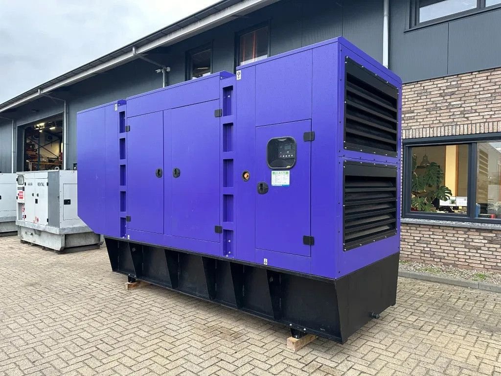 Notstromaggregat des Typs Doosan DP22LC Stamford 825 kVA Silent generatorset New !, Neumaschine in VEEN (Bild 4)