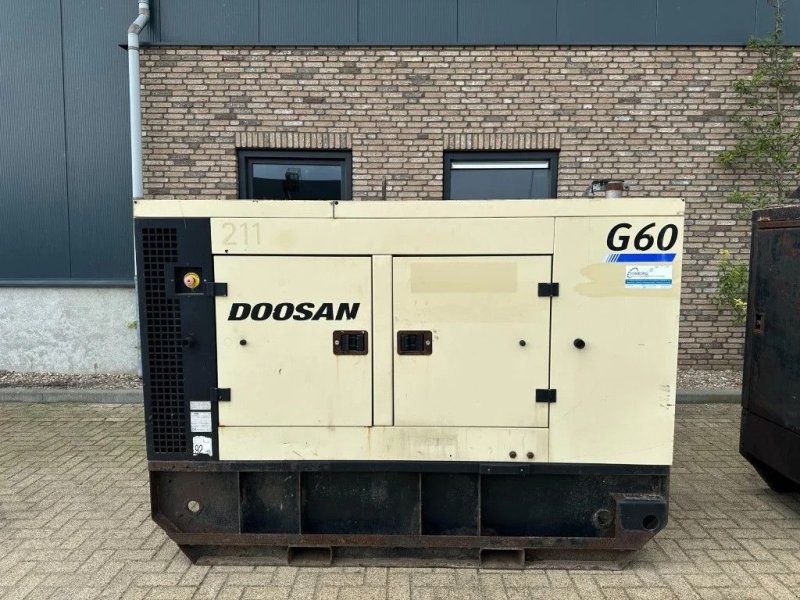 Notstromaggregat tip Doosan G60 John Deere Leroy Somer 70 kVA Silent Rental generatorset, Gebrauchtmaschine in VEEN (Poză 1)