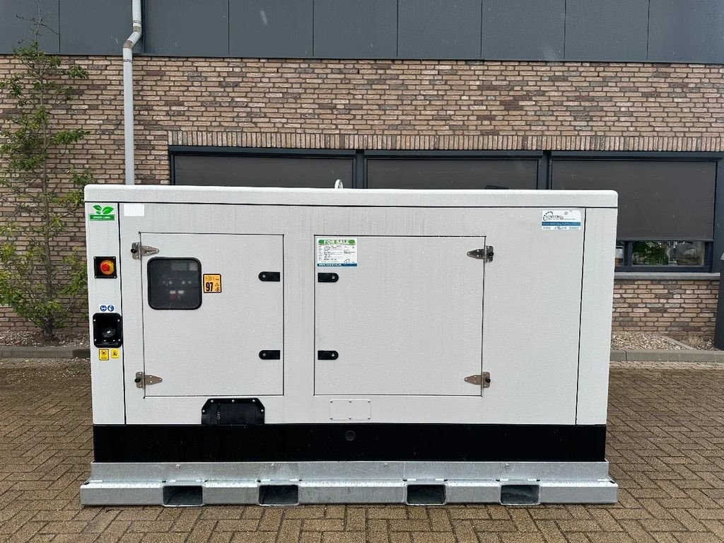 Notstromaggregat del tipo Himoinsa HFW 120 Iveco FPT Stamford 120 kVA Silent Rental generatorset Ne, Neumaschine en VEEN (Imagen 2)