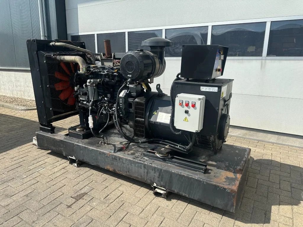 Notstromaggregat of the type Himoinsa Iveco NEF 60 TE2 Stamford 200 kVA generatorset, Gebrauchtmaschine in VEEN (Picture 3)