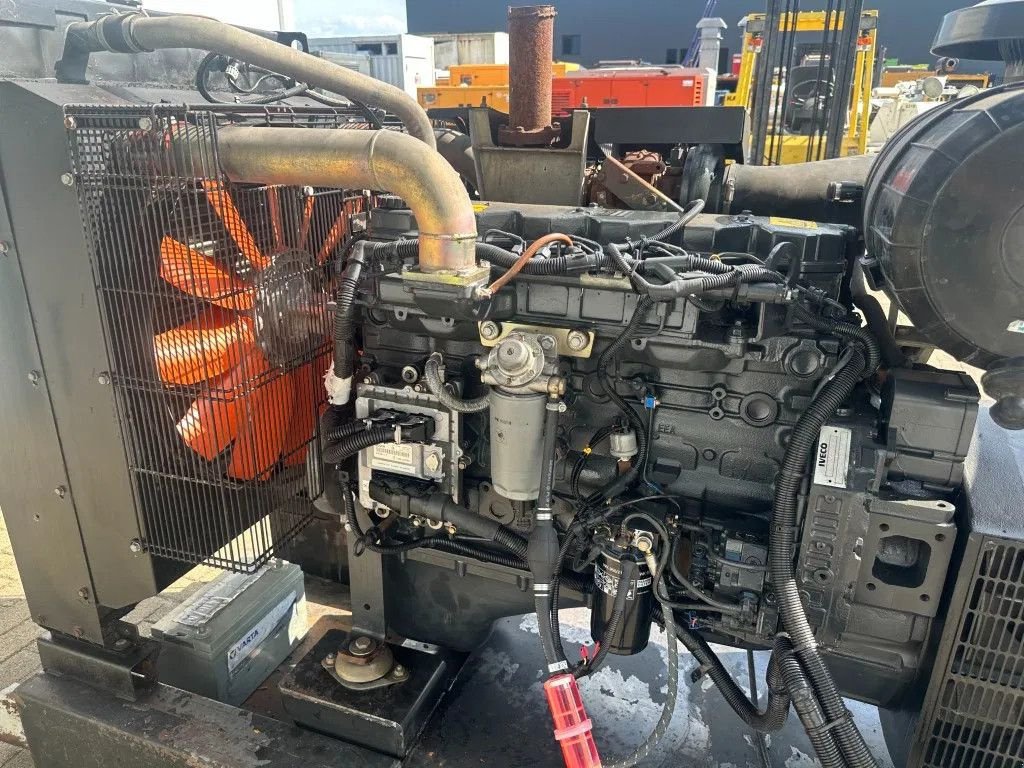 Notstromaggregat van het type Himoinsa Iveco NEF 60 TE2 Stamford 200 kVA generatorset, Gebrauchtmaschine in VEEN (Foto 4)