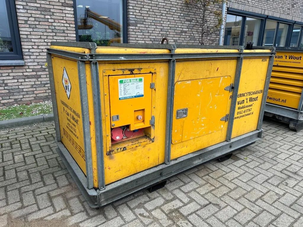 Notstromaggregat del tipo Himoinsa Iveco Stamford 40 kVA Silent generatorset, Gebrauchtmaschine In VEEN (Immagine 3)