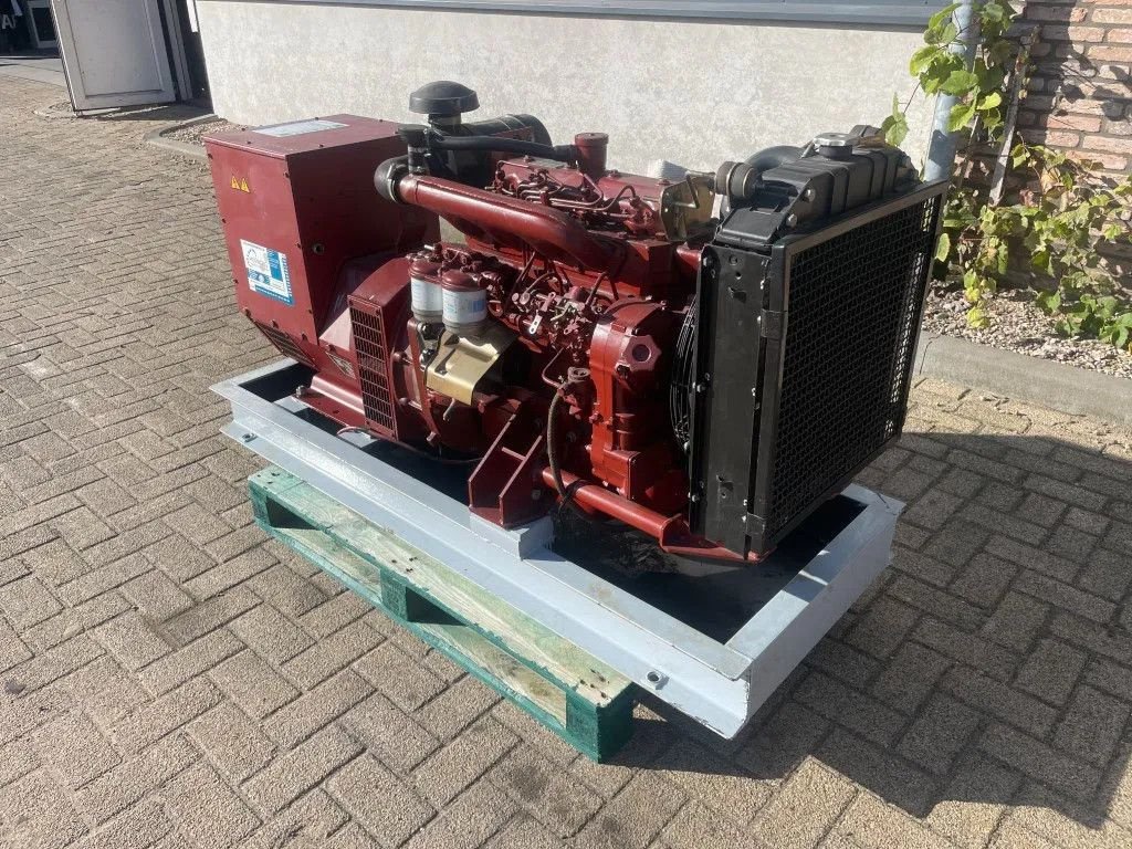 Notstromaggregat a típus Iveco 8041 I 06.55 A 500 - Stamford 50 kVA generatorset, Gebrauchtmaschine ekkor: VEEN (Kép 3)