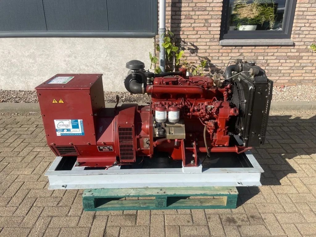 Notstromaggregat des Typs Iveco 8041 I 06.55 A 500 - Stamford 50 kVA generatorset, Gebrauchtmaschine in VEEN (Bild 1)