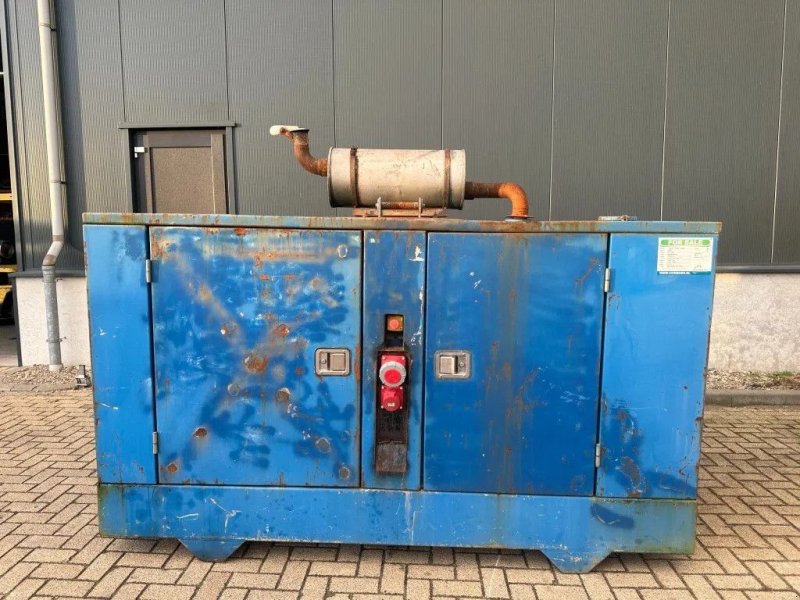 Notstromaggregat tipa Iveco 8061 Leroy Somer 85 kVA Silent generatorset, Gebrauchtmaschine u VEEN (Slika 1)