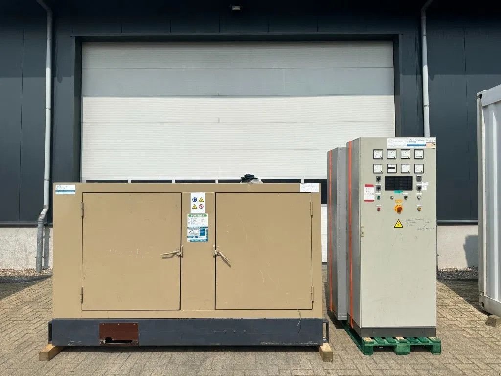 Notstromaggregat Türe ait Iveco 8061 SRI 25.05 Leroy Somer 120 kVA Silent generatorset As New !, Gebrauchtmaschine içinde VEEN (resim 1)