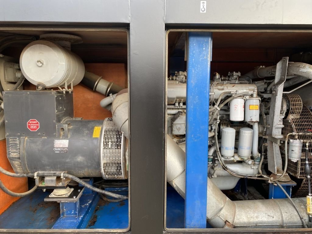 Notstromaggregat tip Iveco 8210 Mecc Alte Spa 330 kVA Silent generatorset, Gebrauchtmaschine in VEEN (Poză 10)