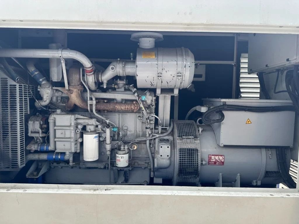 Notstromaggregat Türe ait Iveco 8361 SRI 26.06 Leroy Somer 200 kVA Silent generatorset, Gebrauchtmaschine içinde VEEN (resim 2)