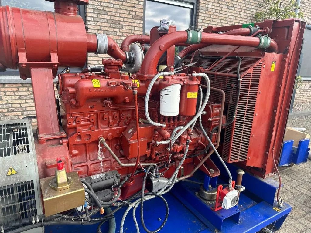 Notstromaggregat от тип Iveco 8361 SRI 26.07 A550 Leroy Somer 292 kVA generatorset ex Emergenc, Gebrauchtmaschine в VEEN (Снимка 4)