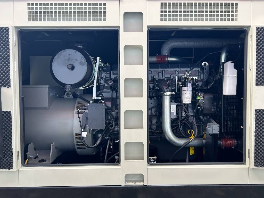 Notstromaggregat van het type Iveco CR13TE2A - 385 kVA Generator - DPX-20510, Neumaschine in Oudenbosch (Foto 5)