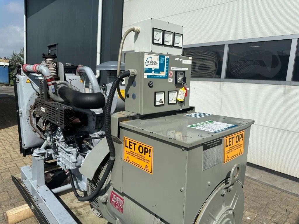 Notstromaggregat des Typs Iveco GE 8061 SRI 25.05 Leroy Somer 125 kVA generatorset, Gebrauchtmaschine in VEEN (Bild 2)