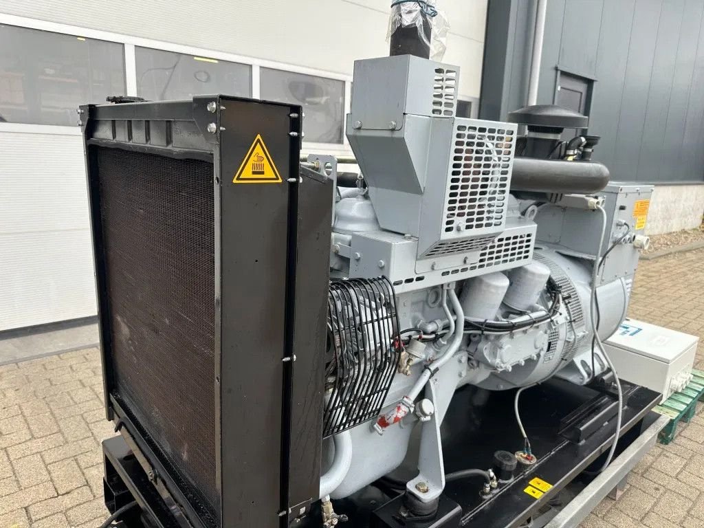 Notstromaggregat typu Iveco GE 8161 Mecc Alte Spa 85 kVA noodstroom generatorset as New ! 28, Gebrauchtmaschine w VEEN (Zdjęcie 9)