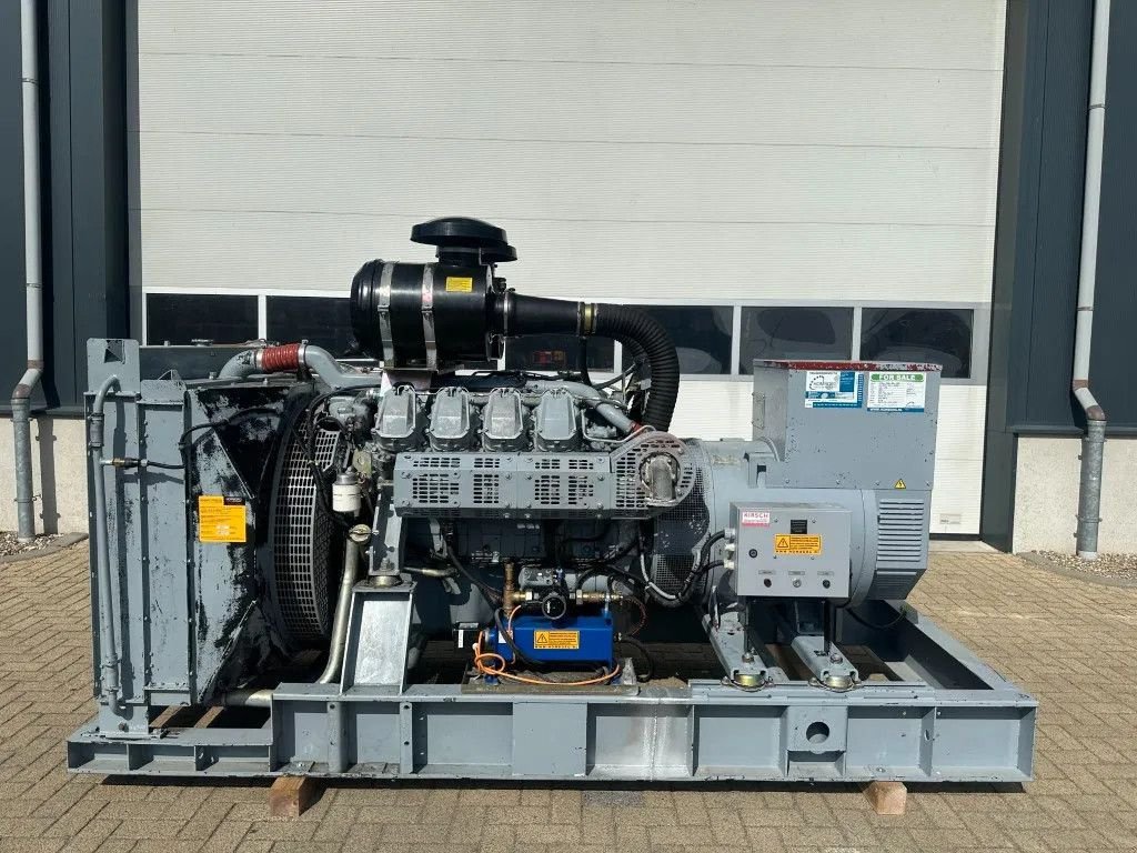 Notstromaggregat от тип Iveco GE 8281 SRI27 00A71 Mecc Alte Spa 450 kVA generatorset ex Emerge, Gebrauchtmaschine в VEEN (Снимка 1)