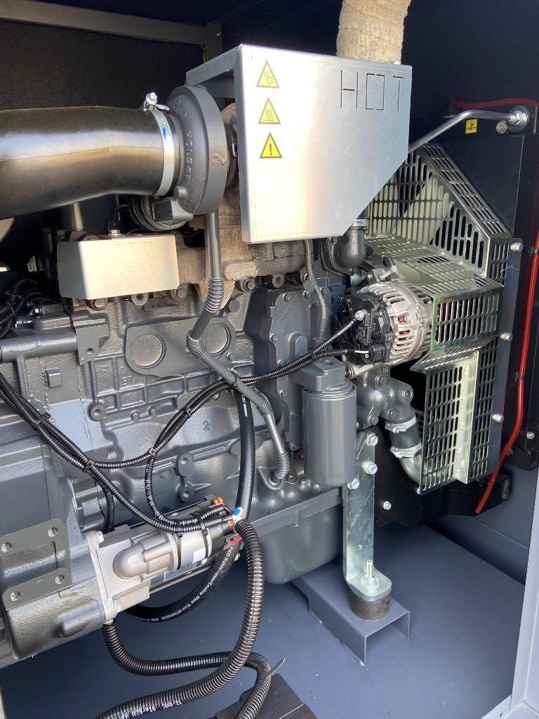 Notstromaggregat van het type Iveco NEF45SM2 - 88 kVA Generator - DPX-17551, Neumaschine in Oudenbosch (Foto 10)