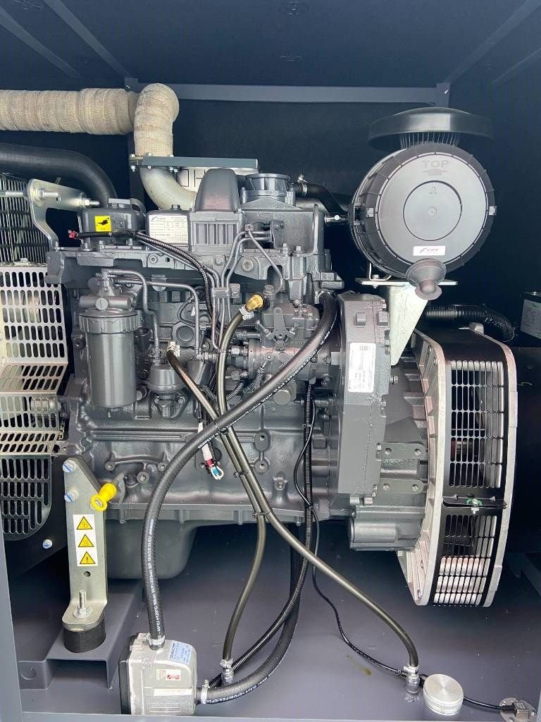 Notstromaggregat a típus Iveco NEF45SM2 - 88 kVA Generator - DPX-17551, Neumaschine ekkor: Oudenbosch (Kép 4)