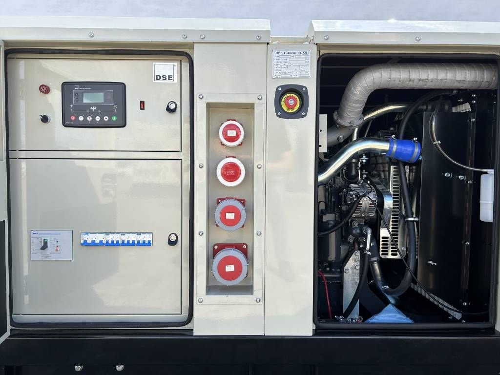 Notstromaggregat des Typs Iveco NEF45TM3 - 132 kVA Generator - DPX-20505, Neumaschine in Oudenbosch (Bild 5)