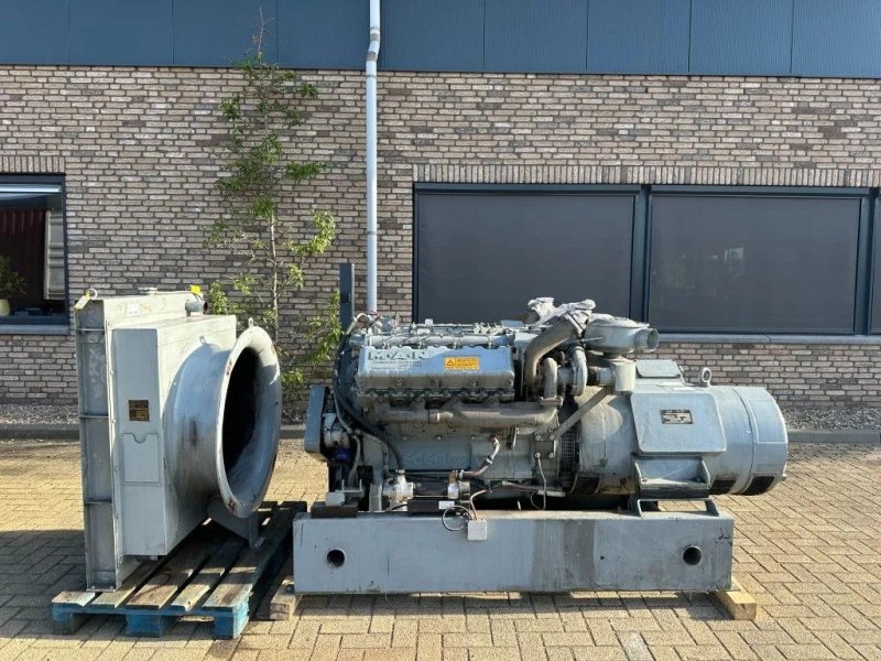 Notstromaggregat типа MAN D2858 MT AvK 250 kVA Noodstroom generatorset ex Emergency, Gebrauchtmaschine в VEEN