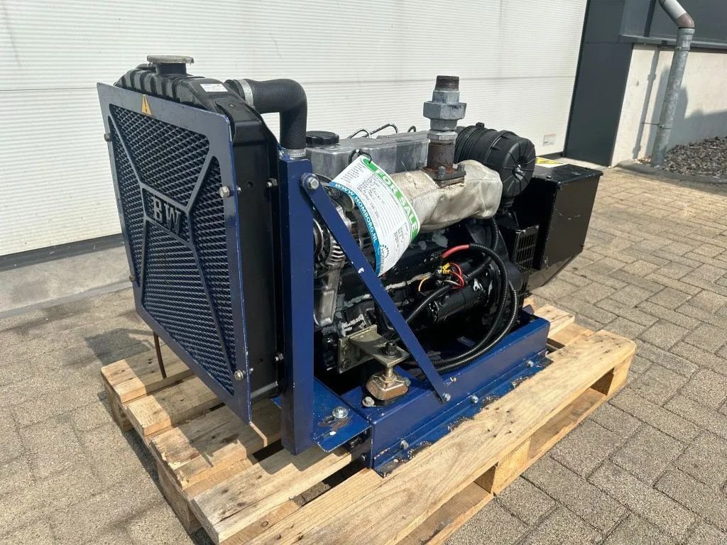 Notstromaggregat du type Mitsubishi S4L Stamford 15 kVA generatorset as New ! 324 hours, Gebrauchtmaschine en VEEN (Photo 5)