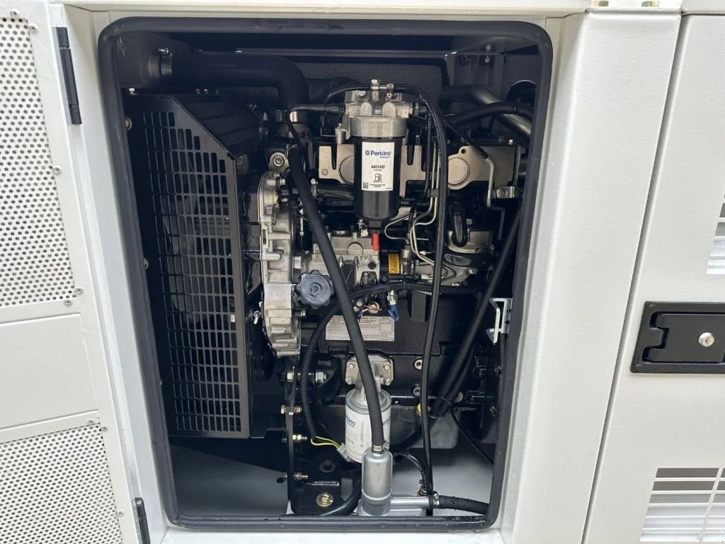 Notstromaggregat a típus Perkins 1103A-33TG2 Leroy Somer 66 kVA Silent generatorset, Neumaschine ekkor: VEEN (Kép 7)