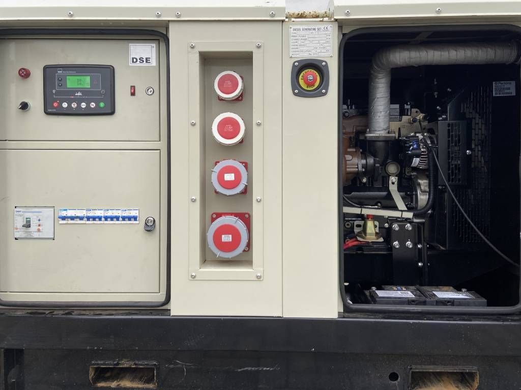 Notstromaggregat des Typs Perkins 1104A-44TG2 - 88 kVA Generator - DPX-12611, Gebrauchtmaschine in Oudenbosch (Bild 5)