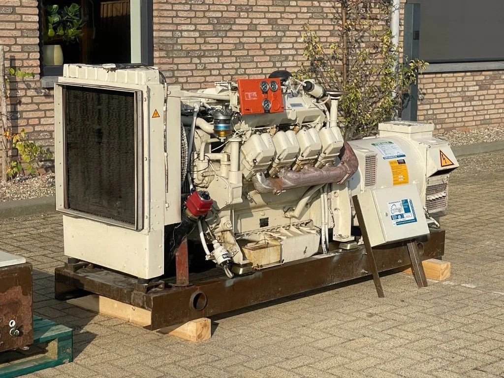 Notstromaggregat van het type Perkins 125 kVA generatorset ONLY 256 HOURS!!!, Gebrauchtmaschine in VEEN (Foto 2)