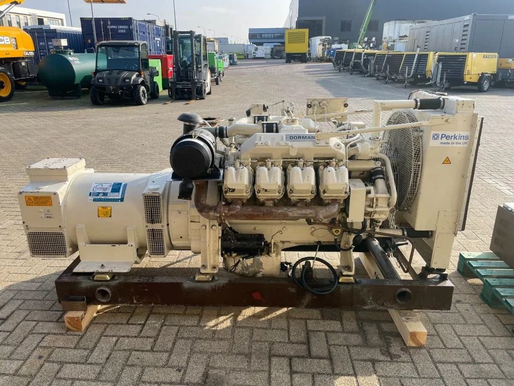 Notstromaggregat des Typs Perkins 125 kVA generatorset ONLY 256 HOURS!!!, Gebrauchtmaschine in VEEN (Bild 7)