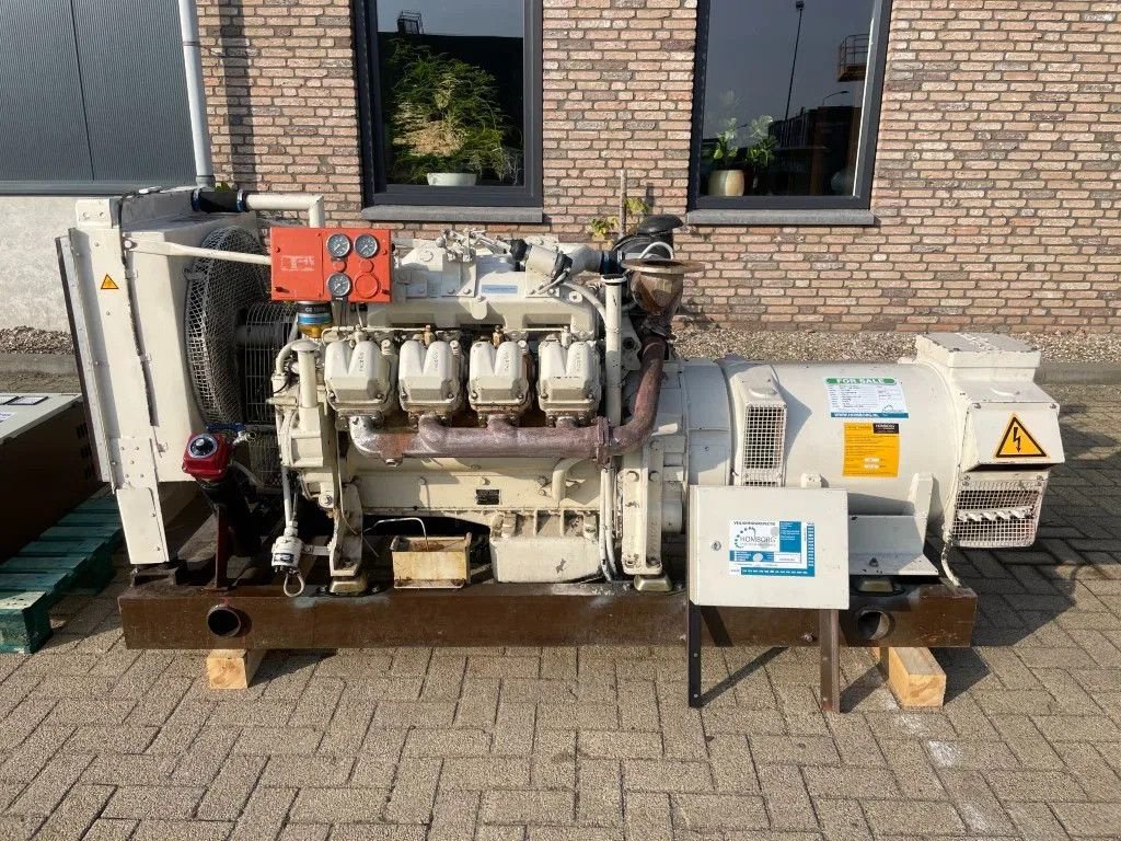 Notstromaggregat van het type Perkins 125 kVA generatorset ONLY 256 HOURS!!!, Gebrauchtmaschine in VEEN (Foto 1)