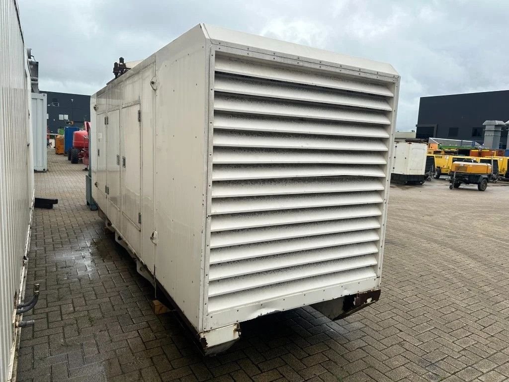 Notstromaggregat des Typs Perkins 3008-TAG3A FG Wilson Stamford 450 kVA Silent generatorset, Gebrauchtmaschine in VEEN (Bild 9)