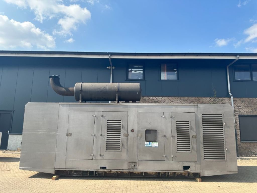 Notstromaggregat van het type Perkins 4006-23TAG3A Stamford 900 kVA Silent generatorset, Gebrauchtmaschine in VEEN (Foto 1)