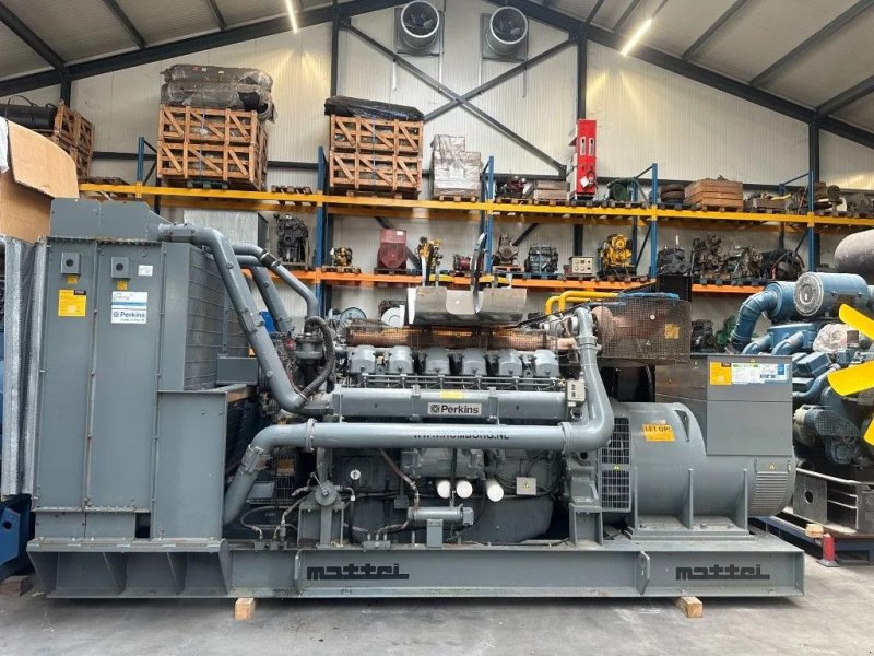 Notstromaggregat du type Perkins 4012 TAG1 Stamford 1400 kVA generatorset as New ! 310 hours, Gebrauchtmaschine en VEEN (Photo 1)