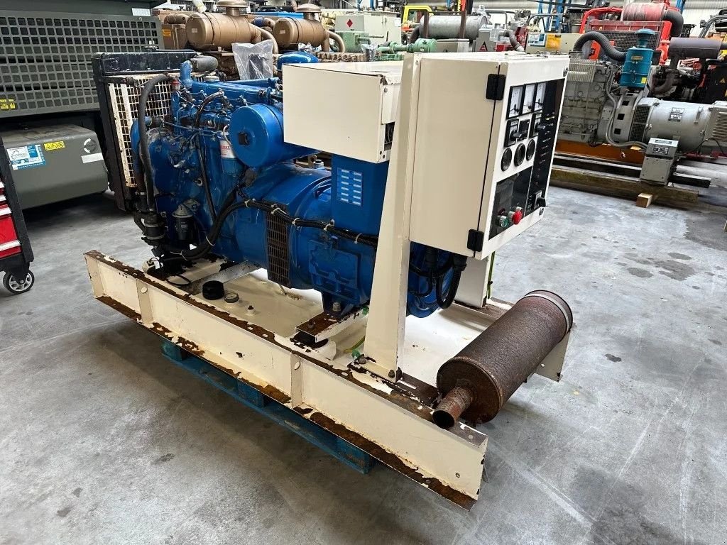 Notstromaggregat tip Perkins 4.236 FG Wilson 40 kVA generatorset met ATS automatische netover, Gebrauchtmaschine in VEEN (Poză 2)