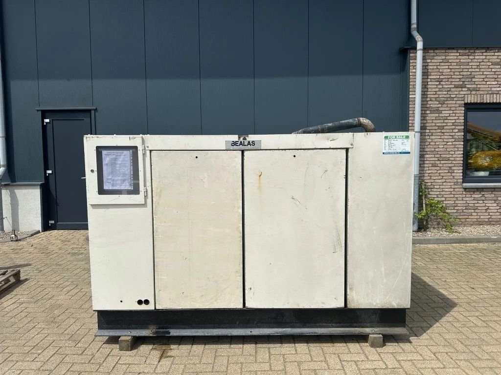 Notstromaggregat tip Perkins Leroy Somer 26 kVA Silent generatorset ex Emergency ! 1096 hours, Gebrauchtmaschine in VEEN (Poză 1)