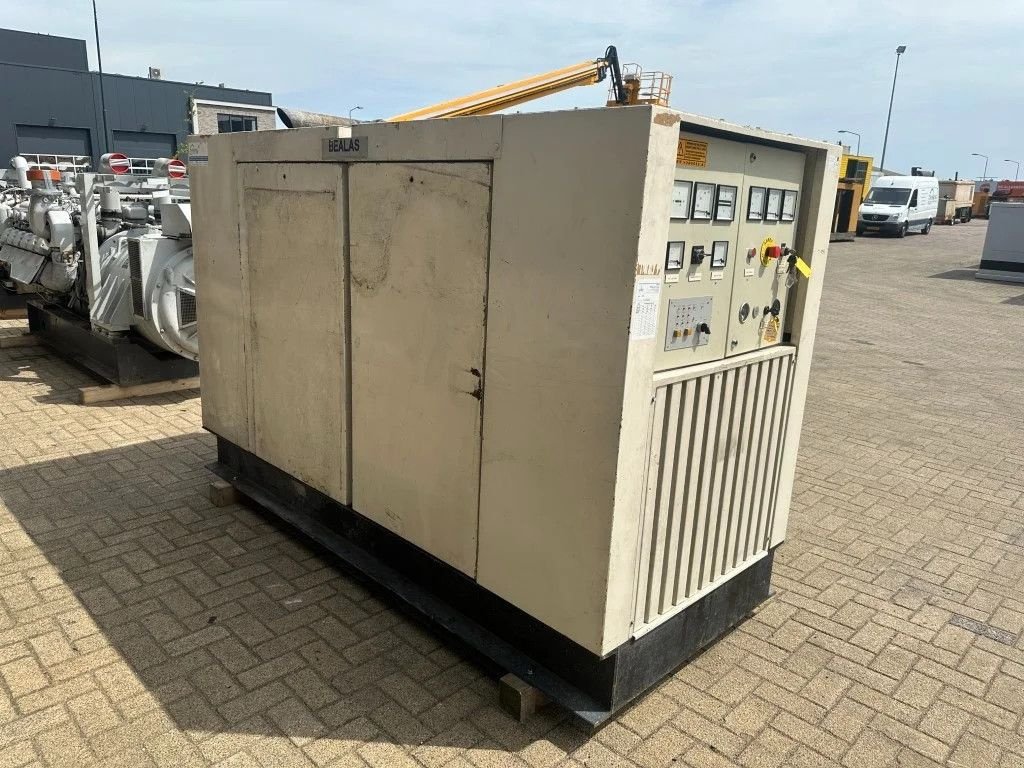 Notstromaggregat типа Perkins Leroy Somer 26 kVA Silent generatorset ex Emergency ! 1096 hours, Gebrauchtmaschine в VEEN (Фотография 4)