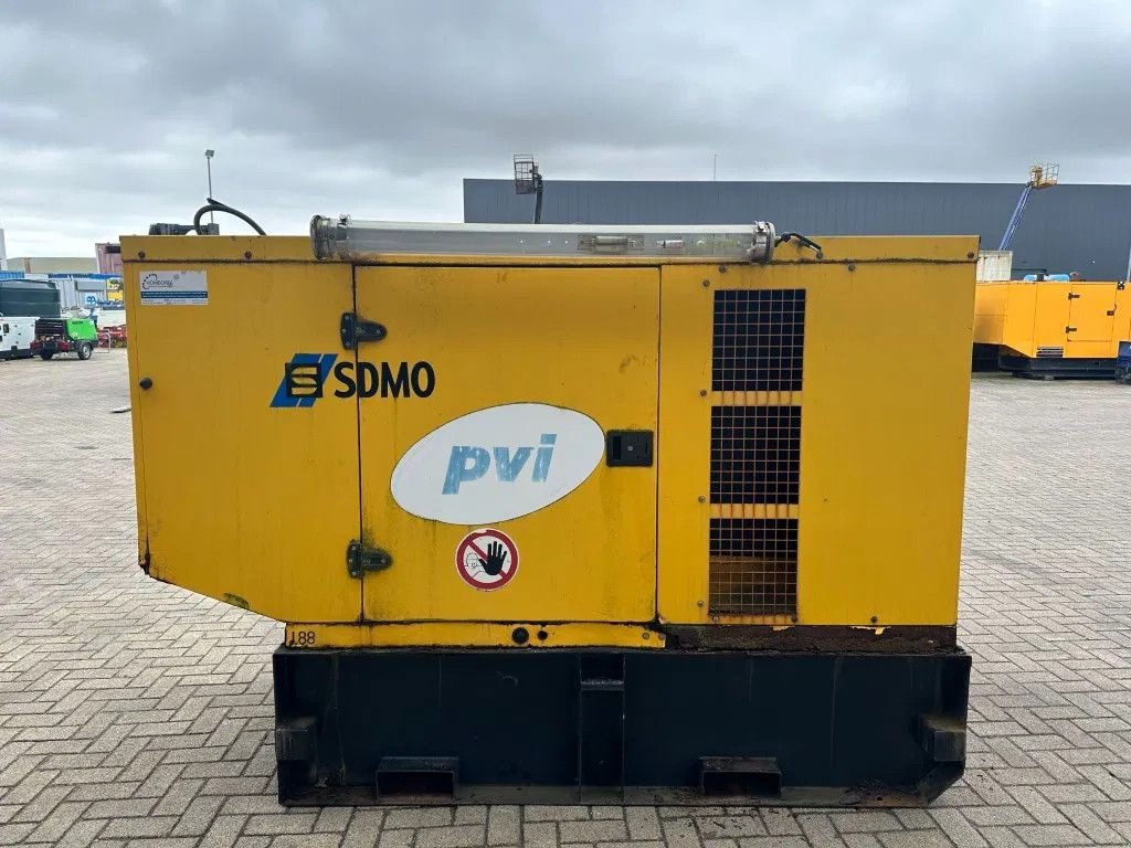 Notstromaggregat typu SDMO 4045 John Deere Leroy Somer 88 kVA Silent generatorset 183 hours, Gebrauchtmaschine w VEEN (Zdjęcie 9)