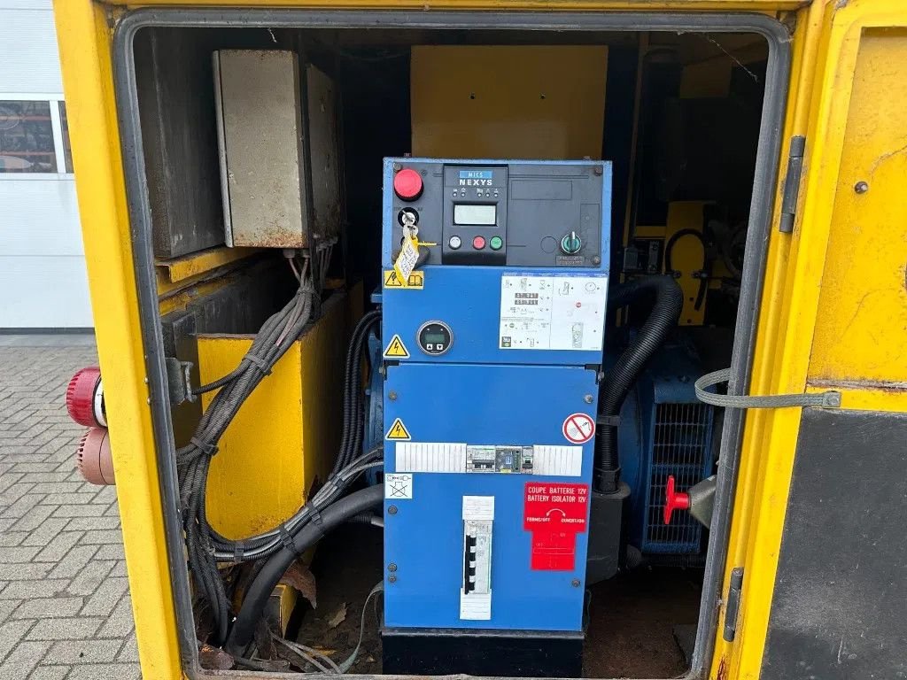 Notstromaggregat от тип SDMO J88C2 John Deere Leroy Somer 88 kVA Silent generatorset 183 hour, Gebrauchtmaschine в VEEN (Снимка 4)