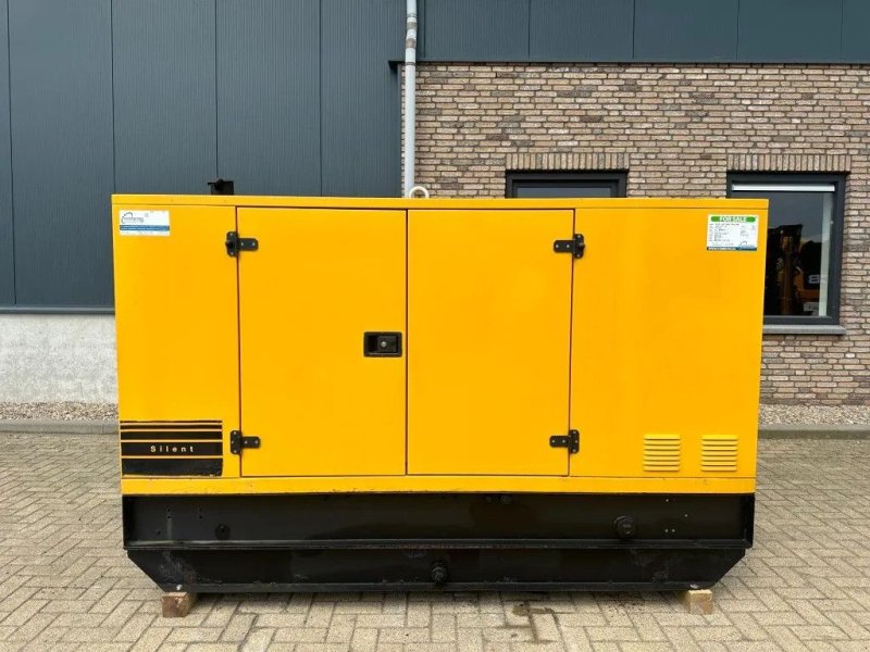 Notstromaggregat tip SDMO John Deere 4045 HF 150 Leroy Somer 120 kVA Silent generatorset a, Gebrauchtmaschine in VEEN