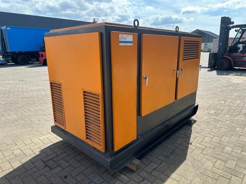 Notstromaggregat tip SDMO Perkins Leroy Somer 30 kVA Silent generatorset, Gebrauchtmaschine in VEEN (Poză 9)