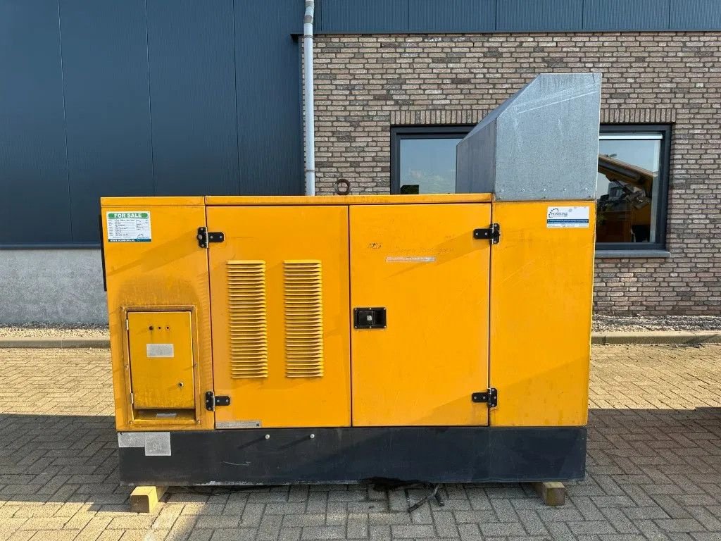 Notstromaggregat от тип SDMO Perkins Leroy Somer 40 kVA Silent generatorset ex Emergency 184, Gebrauchtmaschine в VEEN (Снимка 1)