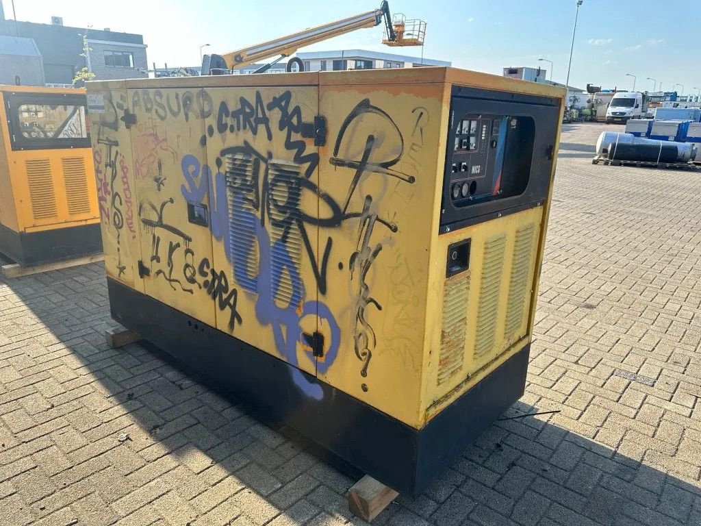 Notstromaggregat a típus SDMO Perkins Leroy Somer 40 kVA Silent generatorset ex Emergency 206, Gebrauchtmaschine ekkor: VEEN (Kép 4)